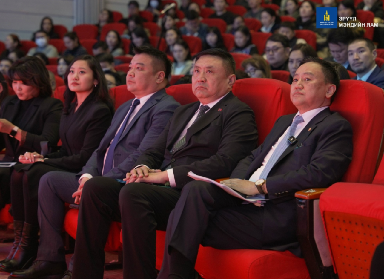 “Хүн төвтэй эрүүл мэндийн тогтолцоо” хэлэлцүүлгийг зохион байгууллаа